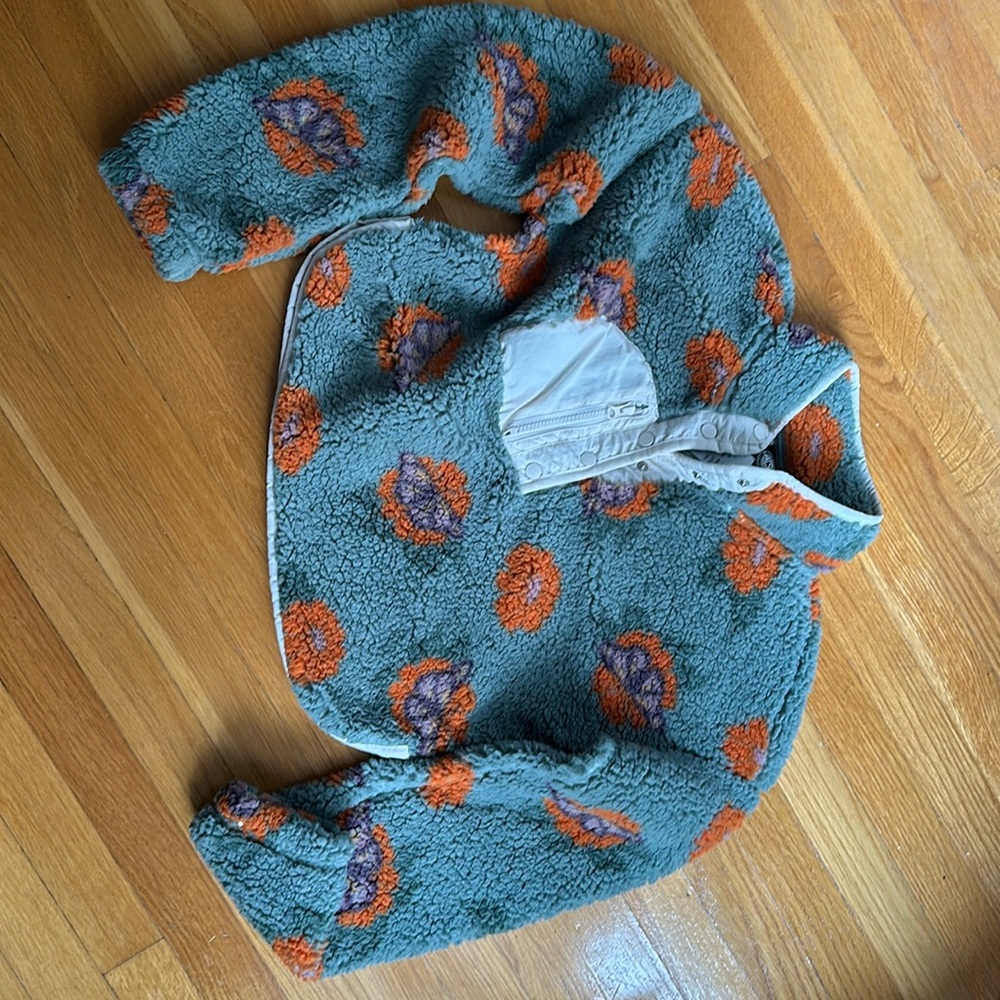 PAC SUN NWT size small cropped fleece